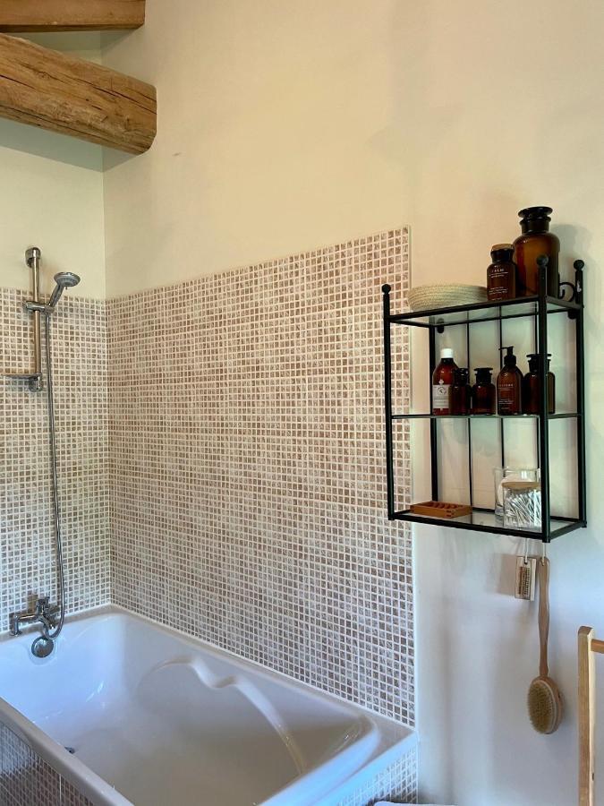 Beautiful Cottage With Private Plunge Pool/Hot Tub - 40 Mins From Puy Du Fou La Chapelle-Saint-Etienne 외부 사진